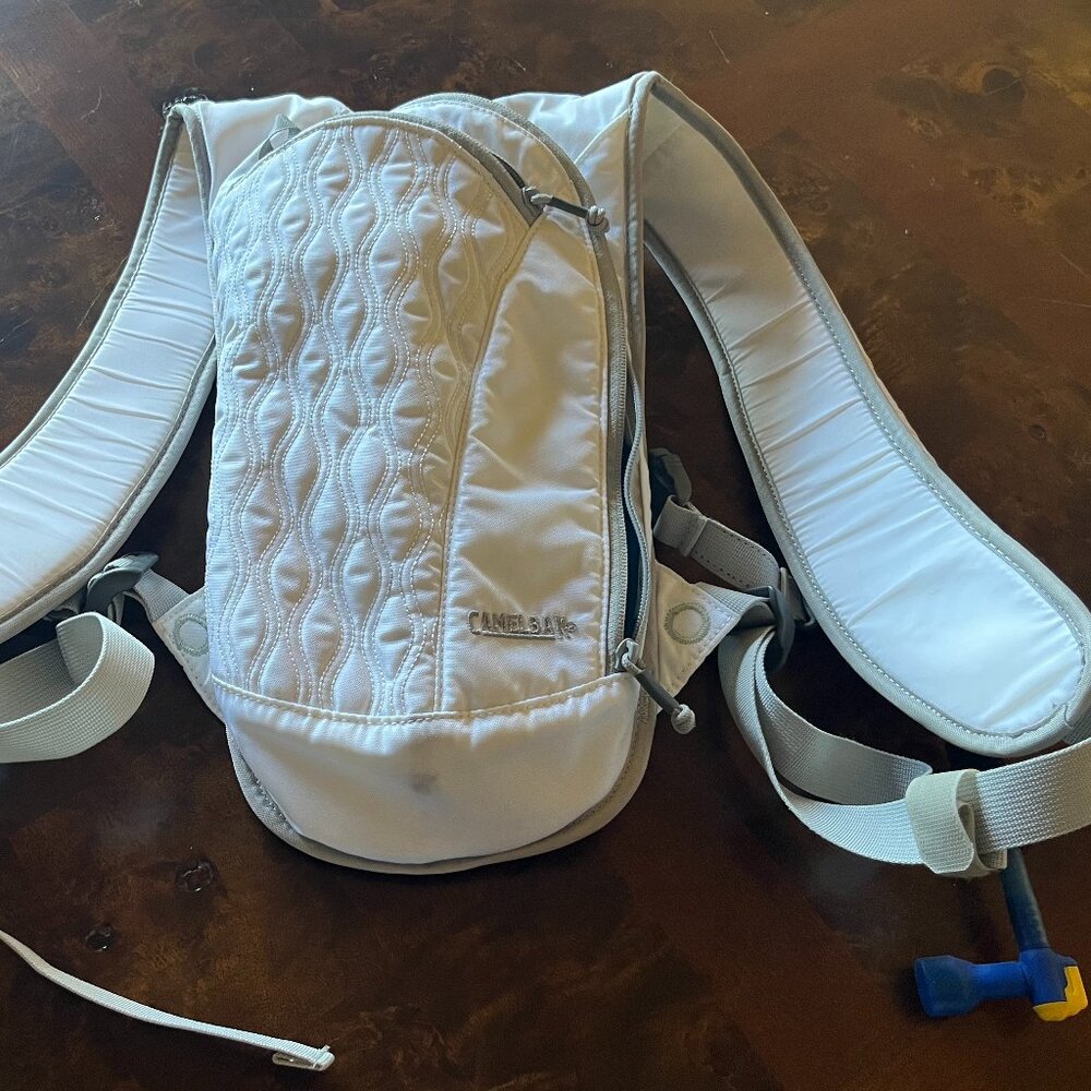Small Cold Weather Women's White Camelbak Hydration Pack